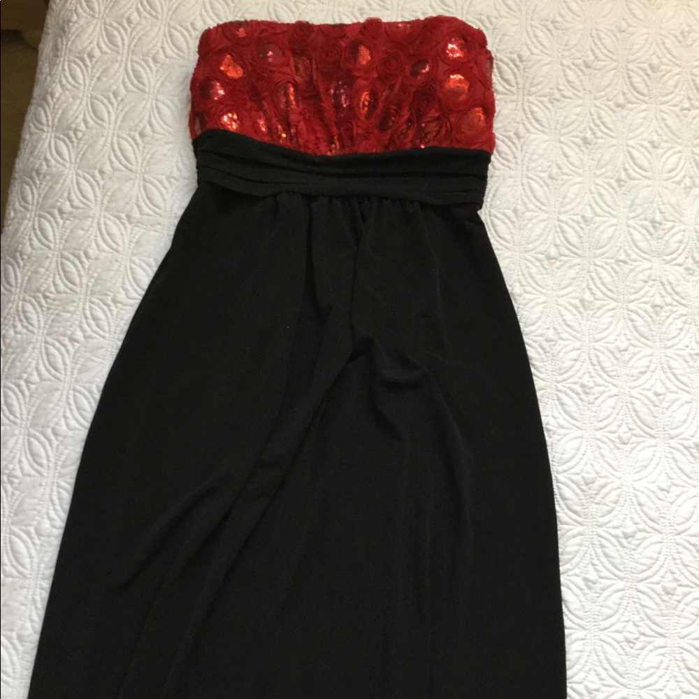 Dress - Picture 4 of 4